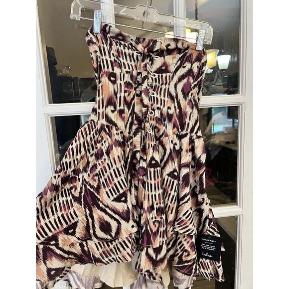 NWT Lulus Resort Print Strapless Mini Dress Size M Boho Ruffle Beach Vibes.   X - Picture 2 of 6